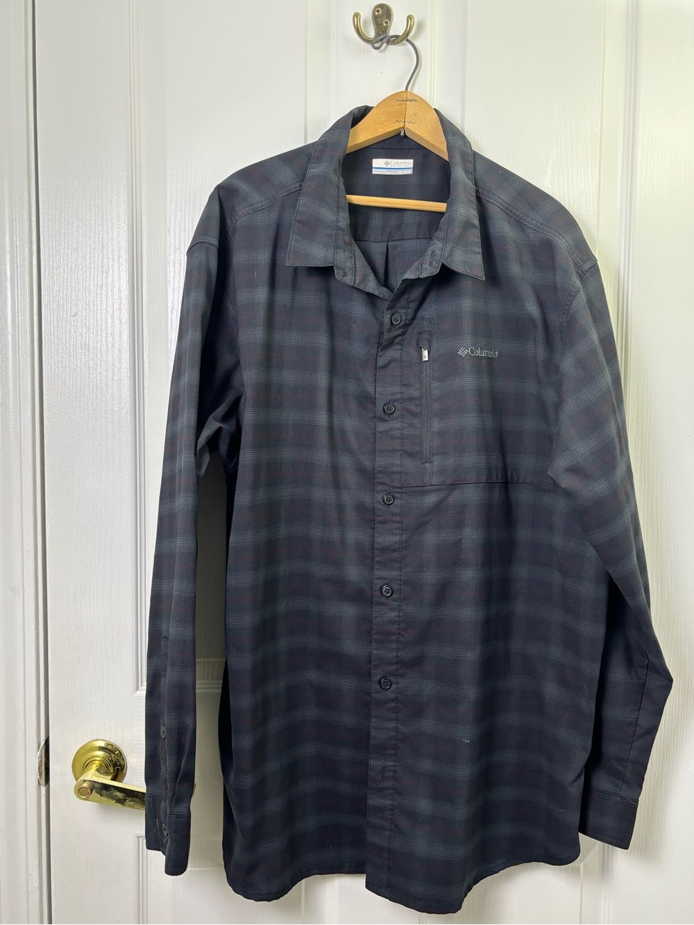 Columbia Men's Black and Dark Gray Plaid Button-Down Shirt